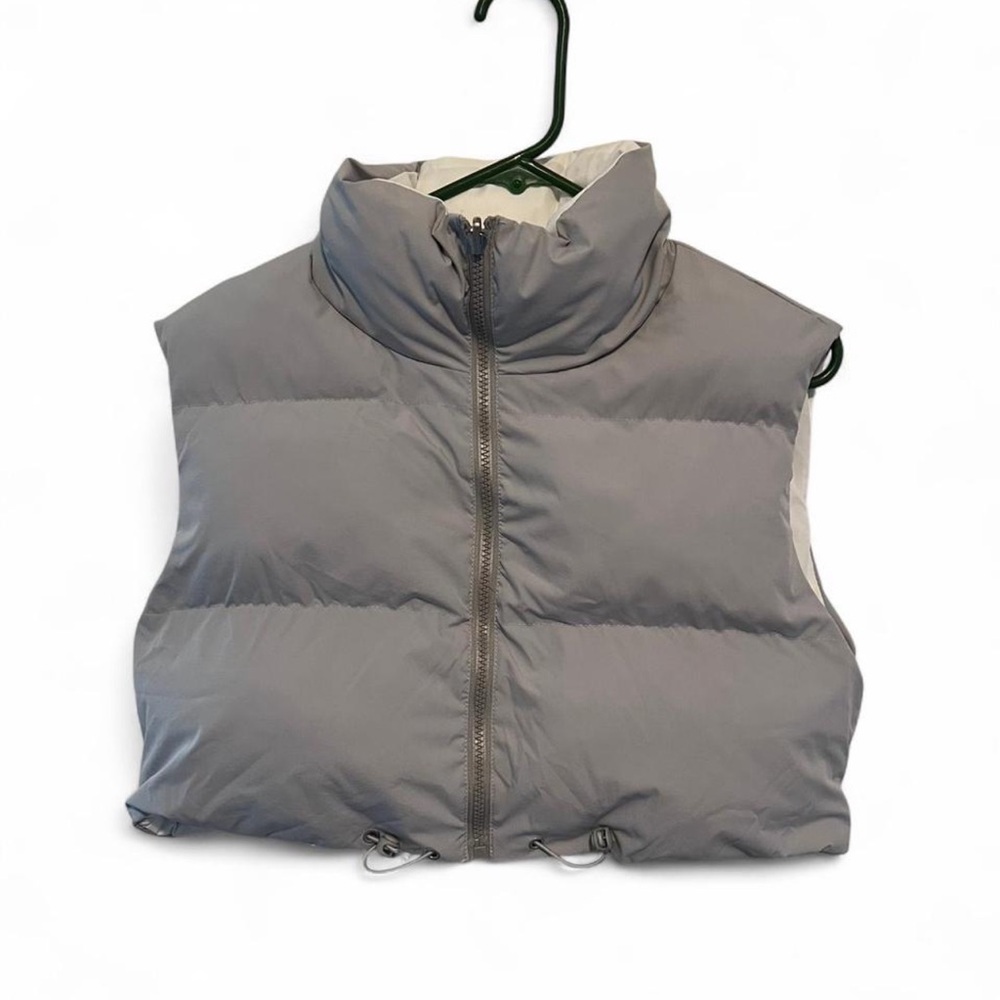 Gray cropped Puffer Vest with Stand-Up Collar